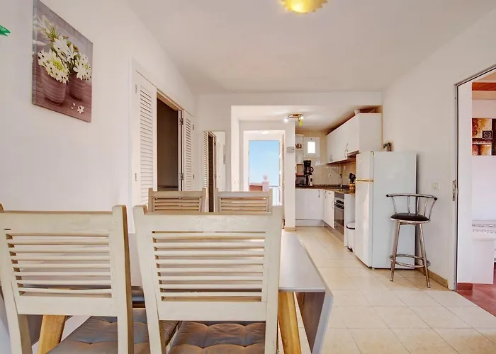 Beautiful 3 Bed Appartement *